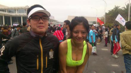 最美馬拉松女孩火了 跑步狂人要跑100個全程4