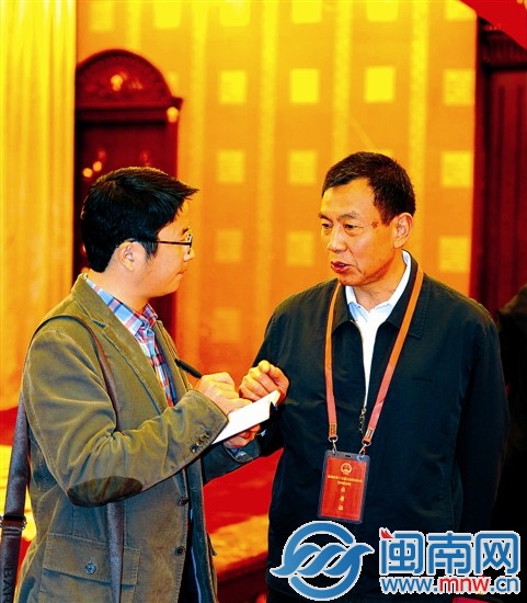 泉州市人大常委會主任陳海基接受本網記者采訪