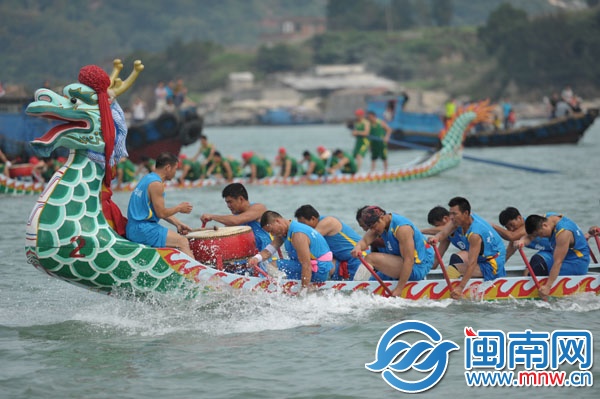 泉港龍舟競(jìng)渡,激烈精彩